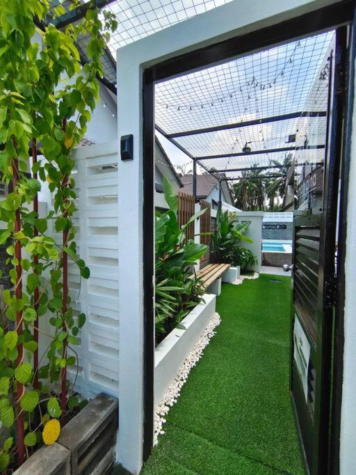 Rumah Aina Homestay Bukit Changgang Private Pool Kampong Melot Zewnętrze zdjęcie