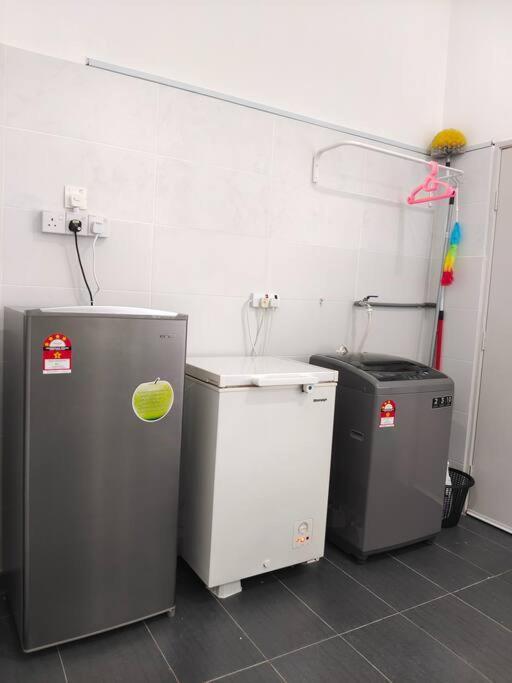 Rumah Aina Homestay Bukit Changgang Private Pool Kampong Melot Zewnętrze zdjęcie